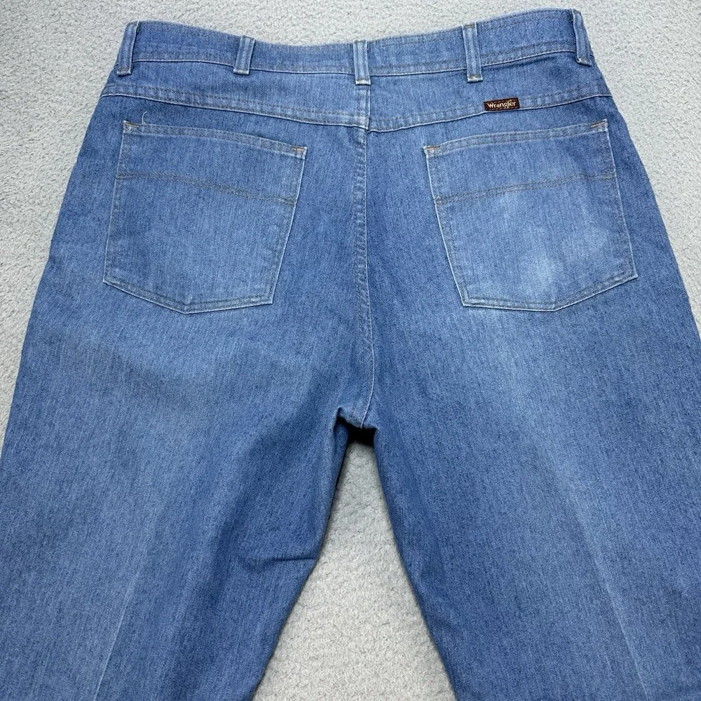 Vintage Wrangler Jeans Men's 34x26.5 Blue Light Denim Flared Pleated Work Casual